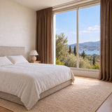 Rideau Lin Marron chic dans une chambre lumineuse